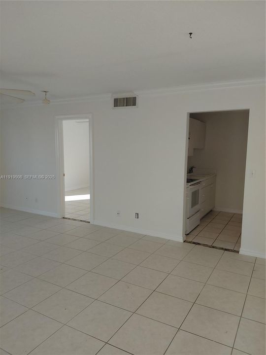 For Rent: $1,750 (1 beds, 1 baths, 684 Square Feet)
