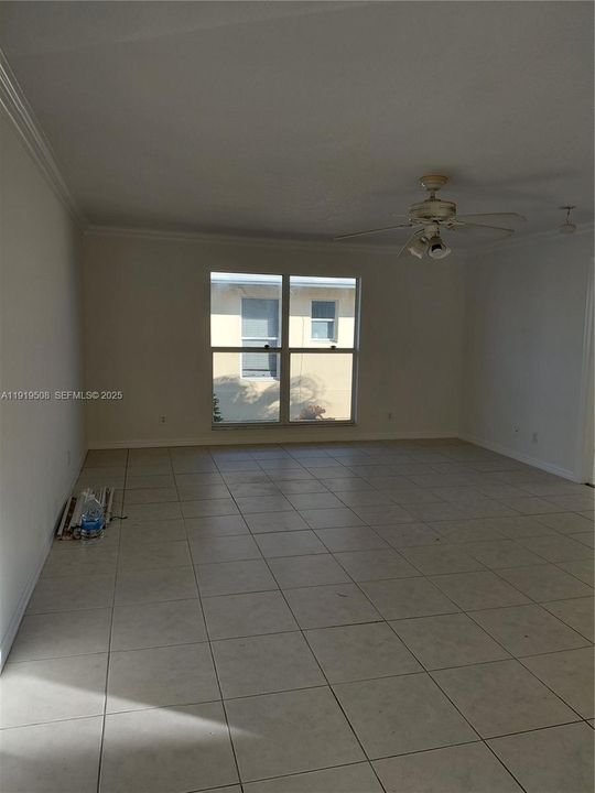 For Rent: $1,750 (1 beds, 1 baths, 684 Square Feet)