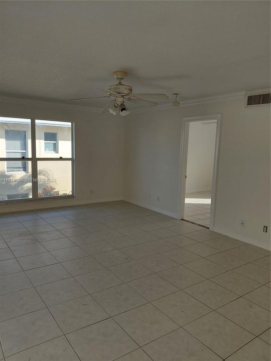 For Rent: $1,750 (1 beds, 1 baths, 684 Square Feet)
