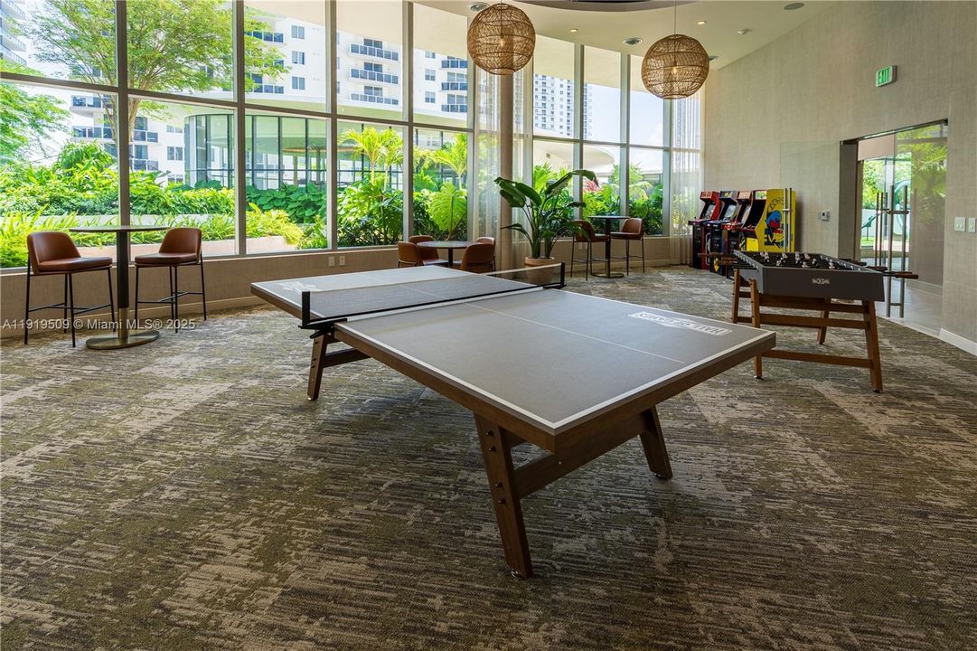 For Sale: $2,885,000 (4 beds, 5 baths, 2686 Square Feet)