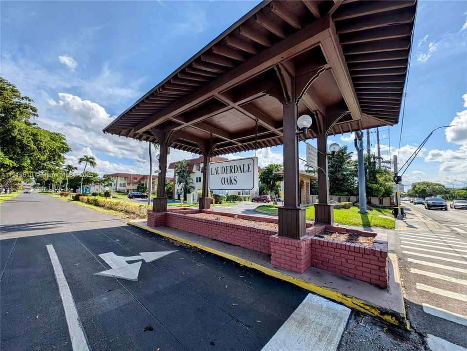 For Sale: $99,999 (1 beds, 1 baths, 662 Square Feet)