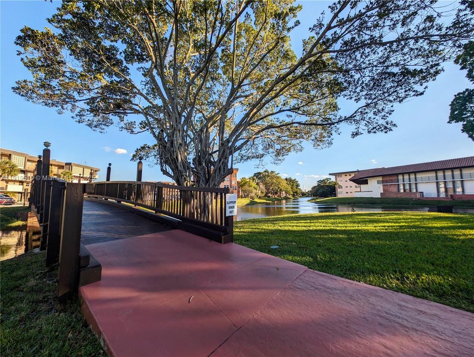 For Sale: $99,999 (1 beds, 1 baths, 662 Square Feet)