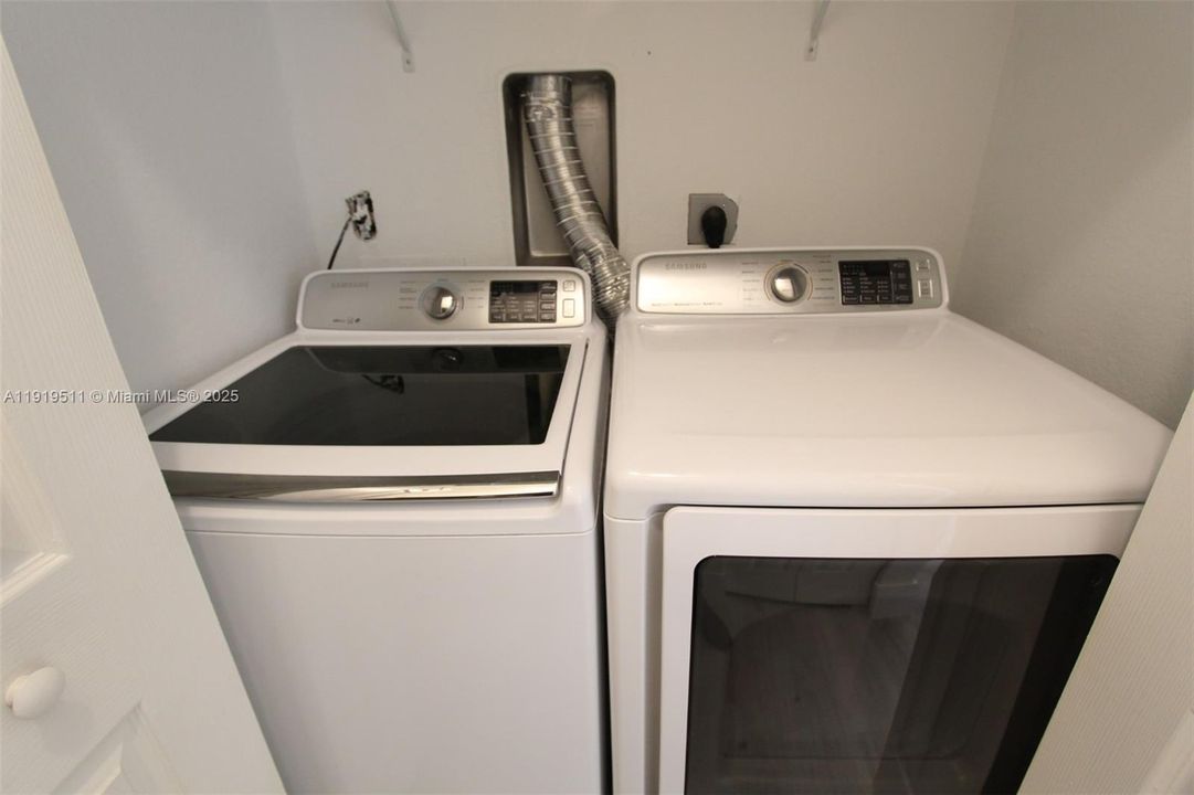 出租: $2,800 (3 贝兹, 2 浴室, 1562 平方英尺)