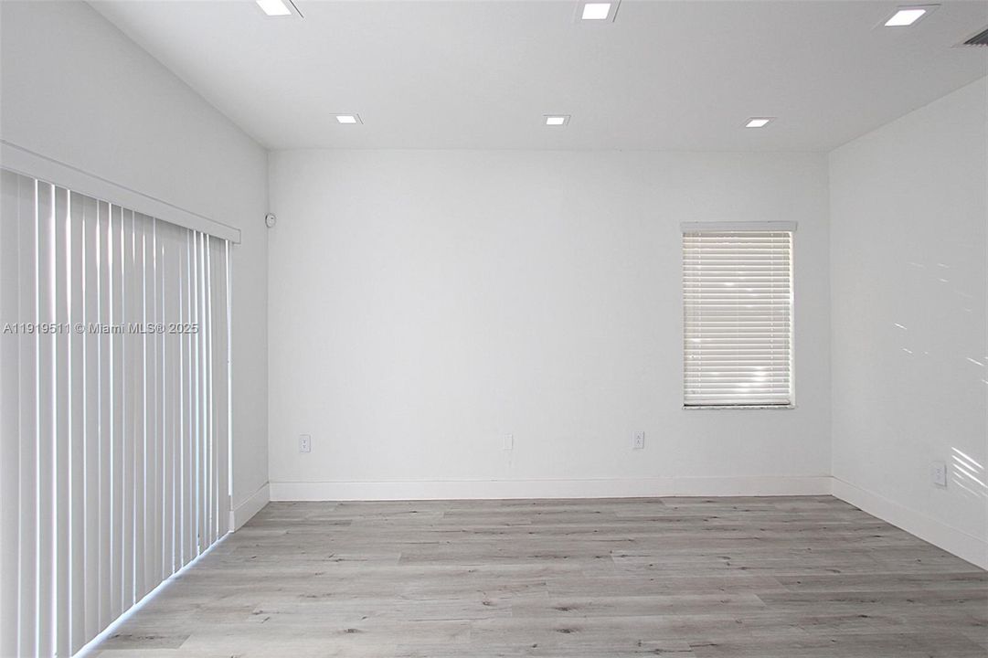 出租: $2,800 (3 贝兹, 2 浴室, 1562 平方英尺)