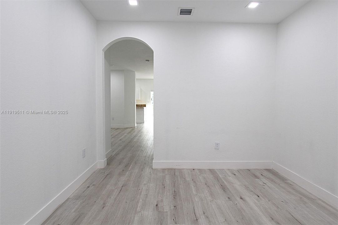 出租: $2,800 (3 贝兹, 2 浴室, 1562 平方英尺)