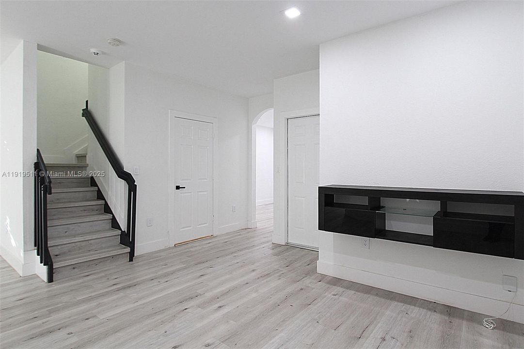 出租: $2,800 (3 贝兹, 2 浴室, 1562 平方英尺)