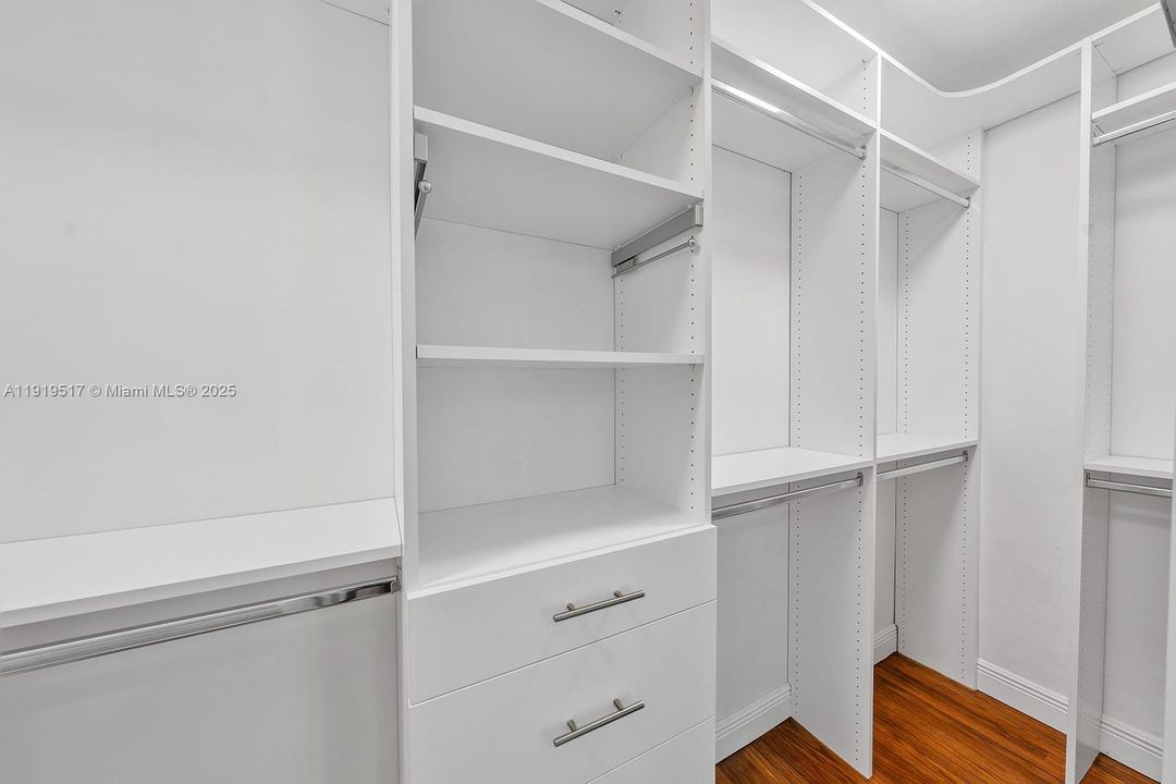 For Rent: $13,000 (4 beds, 4 baths, 2214 Square Feet)