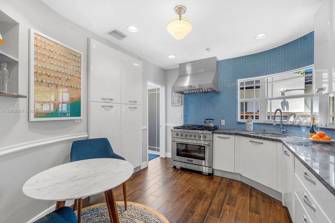 For Rent: $13,000 (4 beds, 4 baths, 2214 Square Feet)