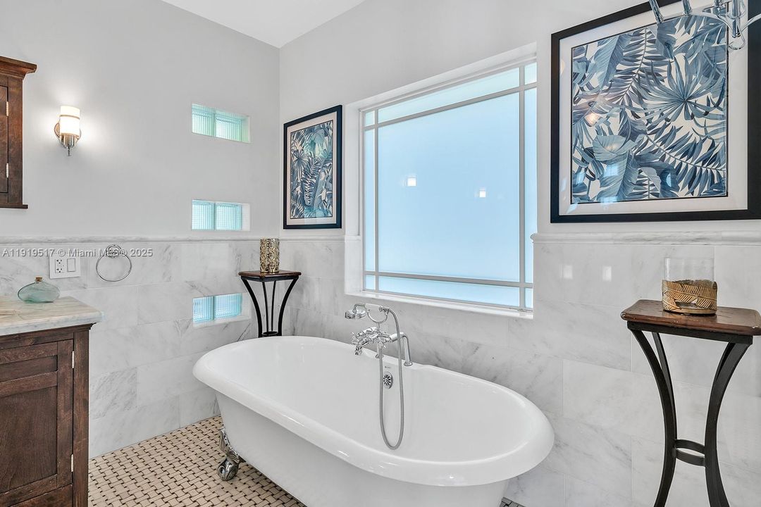 For Rent: $13,000 (4 beds, 4 baths, 2214 Square Feet)