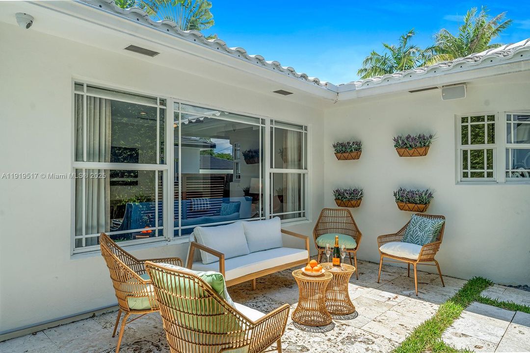 For Rent: $13,000 (4 beds, 4 baths, 2214 Square Feet)