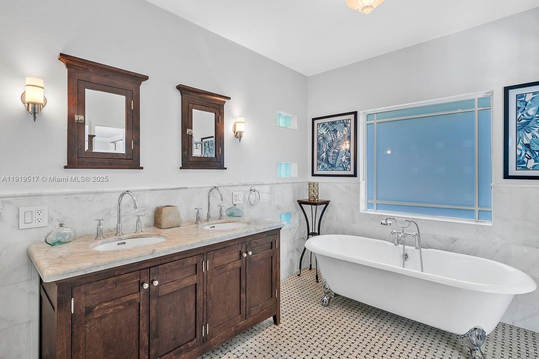 For Rent: $13,000 (4 beds, 4 baths, 2214 Square Feet)