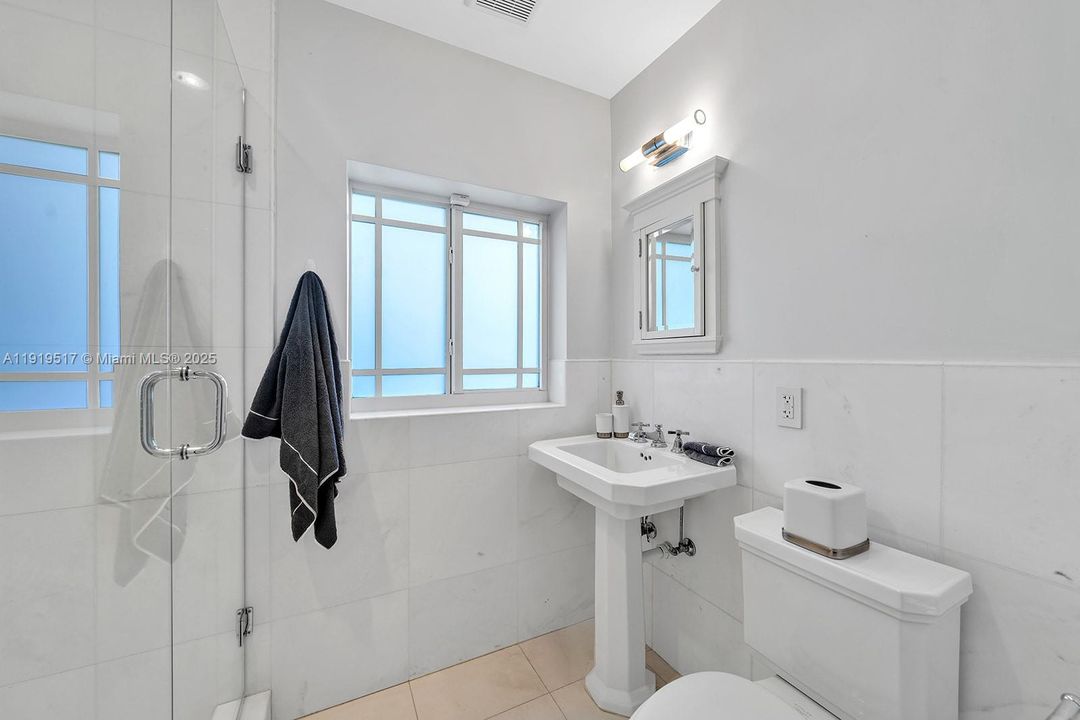 For Rent: $13,000 (4 beds, 4 baths, 2214 Square Feet)