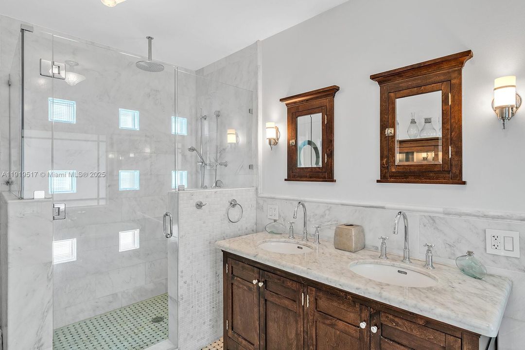 For Rent: $13,000 (4 beds, 4 baths, 2214 Square Feet)