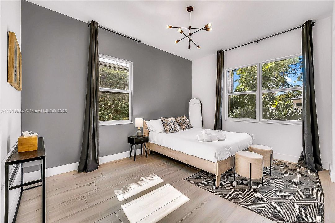 For Sale: $1,795,000 (4 beds, 3 baths, 2533 Square Feet)