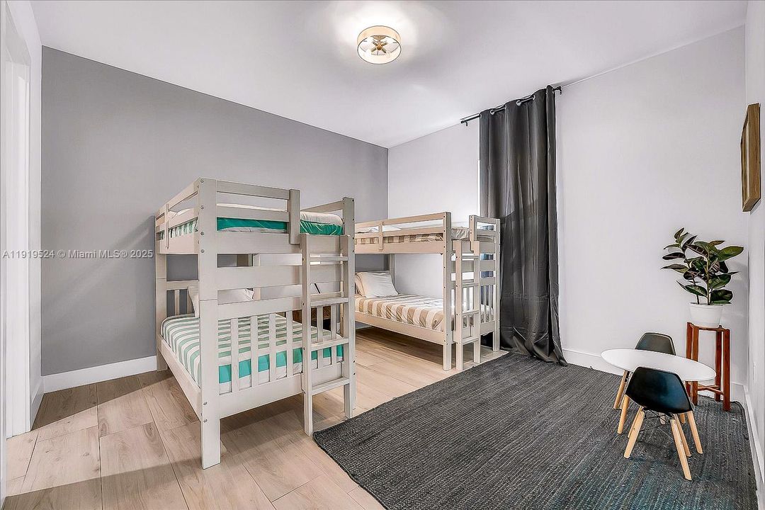 For Sale: $1,795,000 (4 beds, 3 baths, 2533 Square Feet)