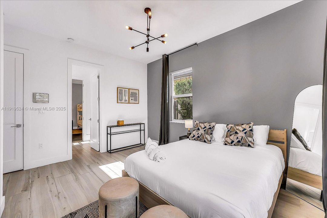 For Sale: $1,795,000 (4 beds, 3 baths, 2533 Square Feet)