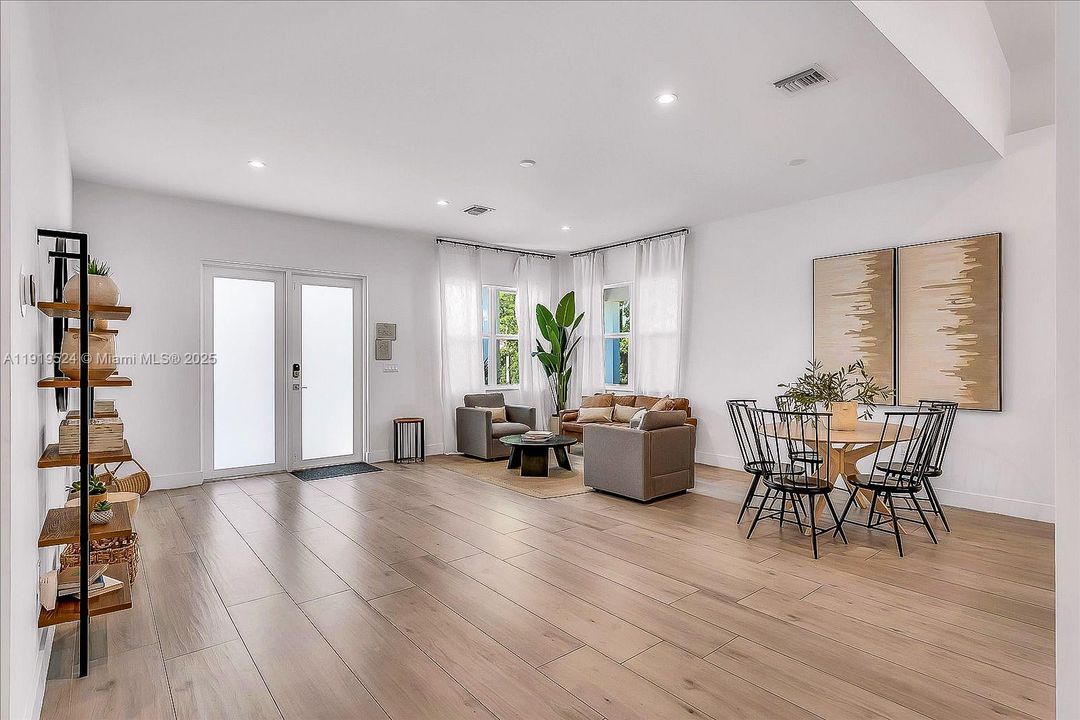 For Sale: $1,795,000 (4 beds, 3 baths, 2533 Square Feet)