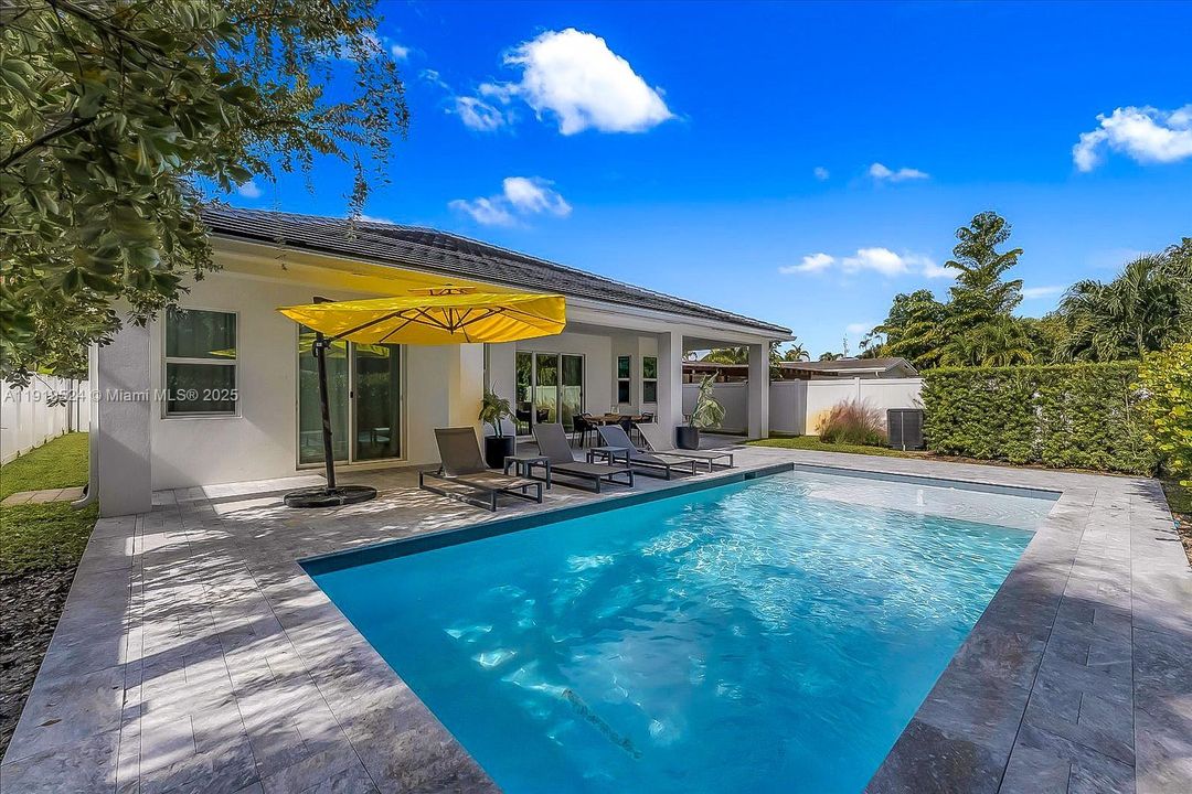 For Sale: $1,795,000 (4 beds, 3 baths, 2533 Square Feet)