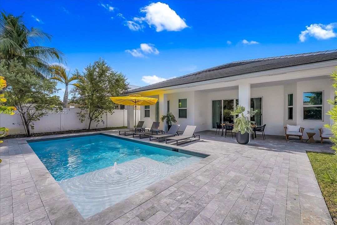 For Sale: $1,795,000 (4 beds, 3 baths, 2533 Square Feet)