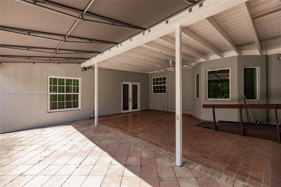 На продажу: $3,950,000 (5 спален, 5 ванн, 5812 Квадратных фут)