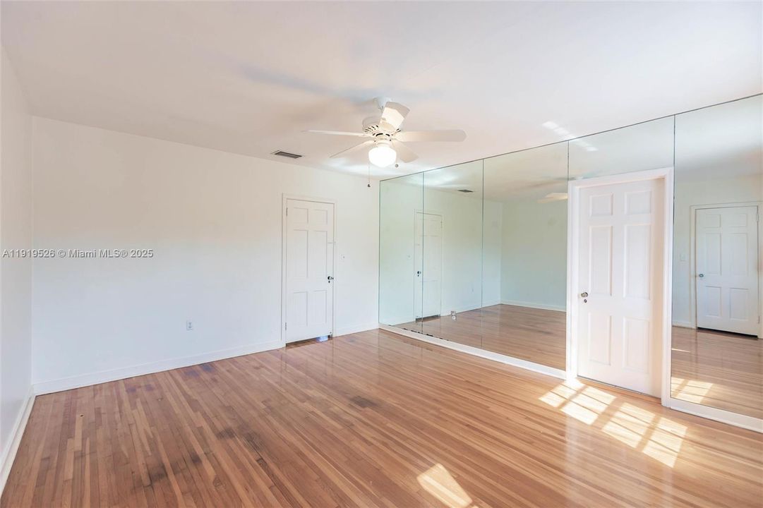 На продажу: $3,950,000 (5 спален, 5 ванн, 5812 Квадратных фут)