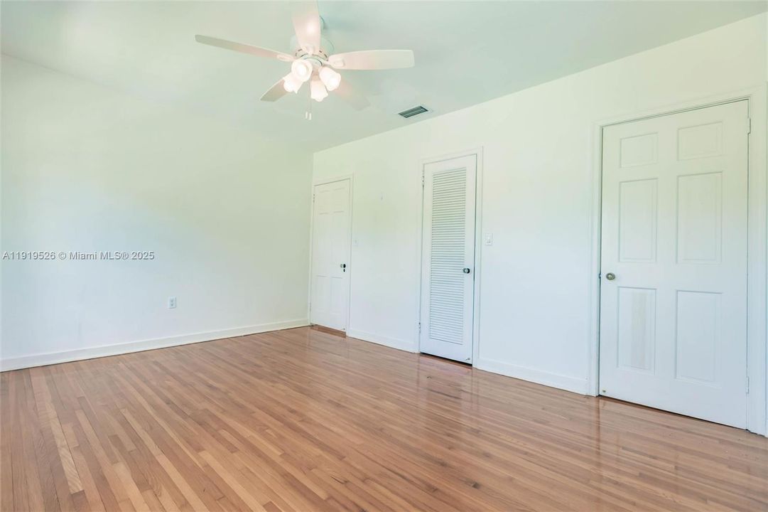 На продажу: $3,950,000 (5 спален, 5 ванн, 5812 Квадратных фут)