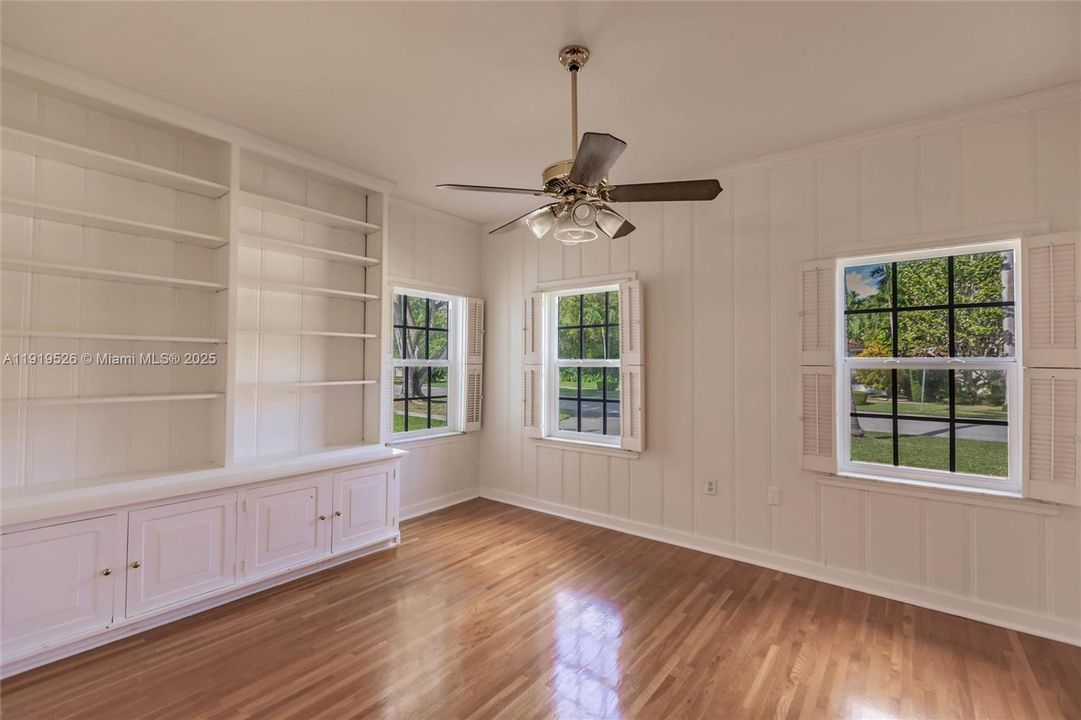 На продажу: $3,950,000 (5 спален, 5 ванн, 5812 Квадратных фут)