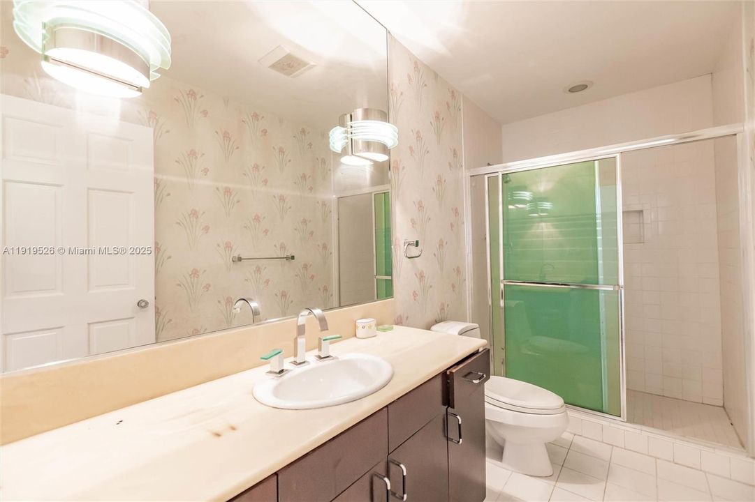 На продажу: $3,950,000 (5 спален, 5 ванн, 5812 Квадратных фут)