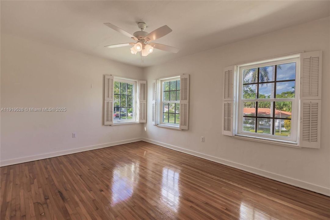 На продажу: $3,950,000 (5 спален, 5 ванн, 5812 Квадратных фут)