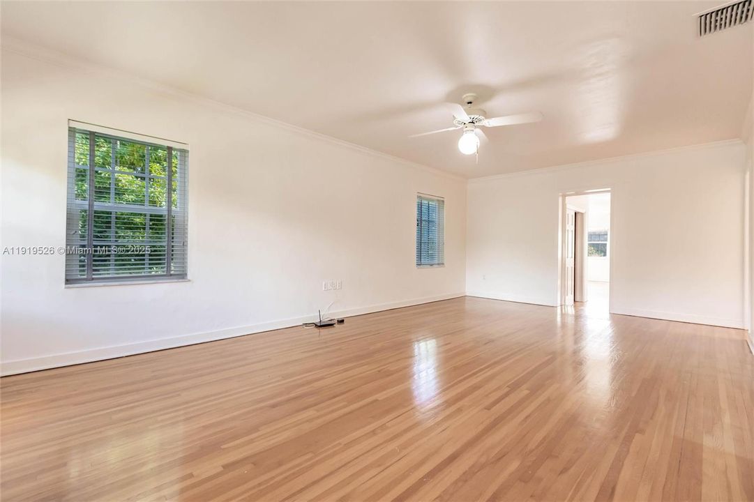 На продажу: $3,950,000 (5 спален, 5 ванн, 5812 Квадратных фут)