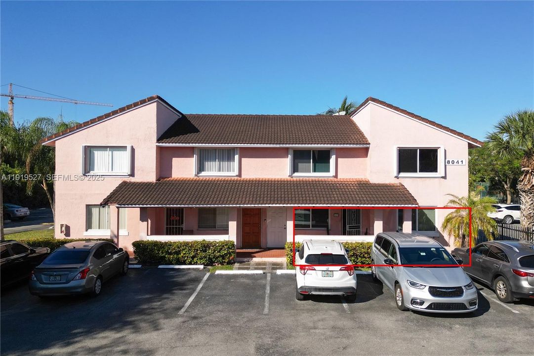 На продажу: $315,000 (2 спален, 2 ванн, 824 Квадратных фут)