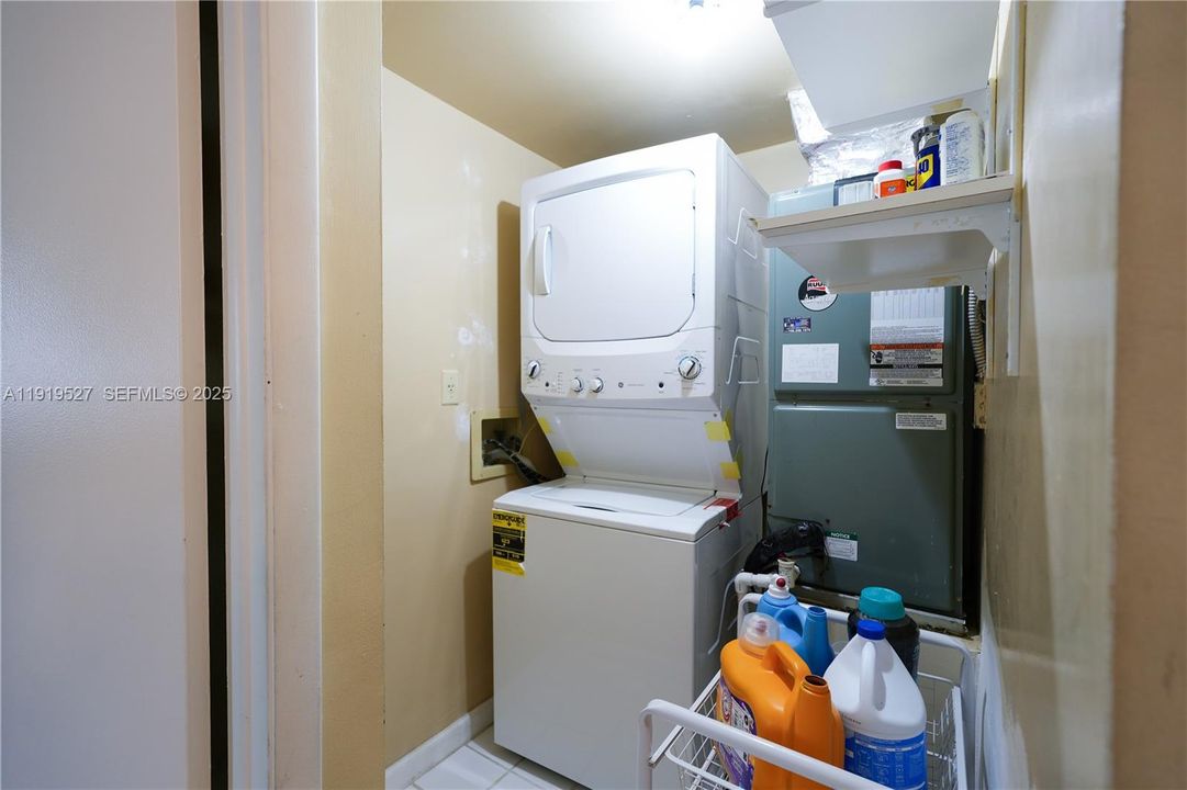 На продажу: $315,000 (2 спален, 2 ванн, 824 Квадратных фут)