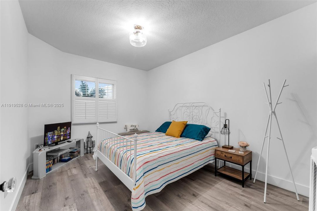 For Sale: $530,000 (3 beds, 2 baths, 1700 Square Feet)