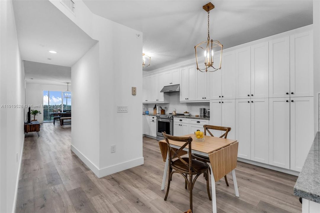 For Sale: $530,000 (3 beds, 2 baths, 1700 Square Feet)