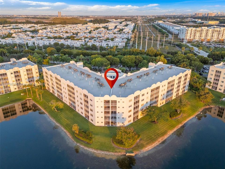 For Sale: $530,000 (3 beds, 2 baths, 1700 Square Feet)