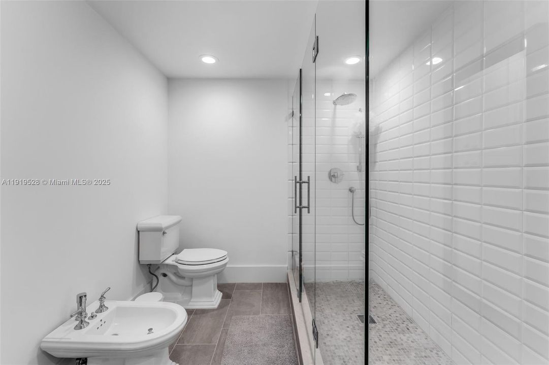 For Sale: $530,000 (3 beds, 2 baths, 1700 Square Feet)