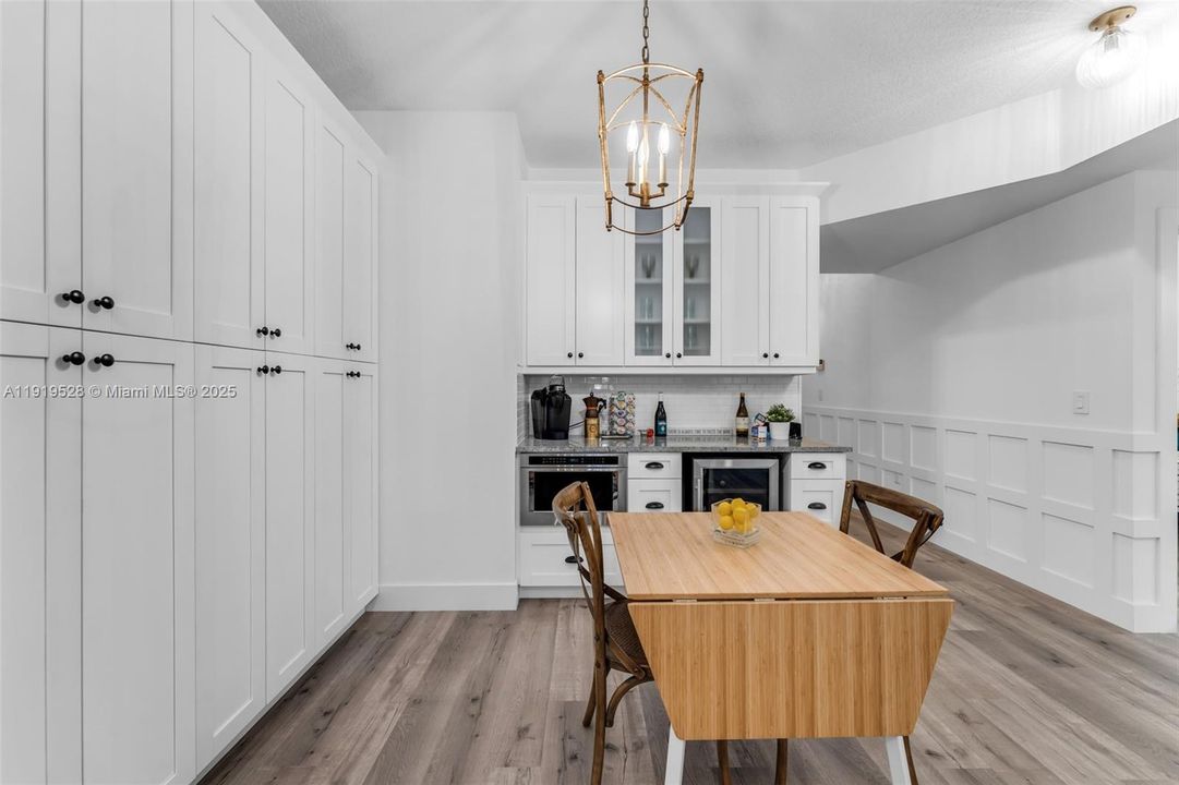 For Sale: $530,000 (3 beds, 2 baths, 1700 Square Feet)