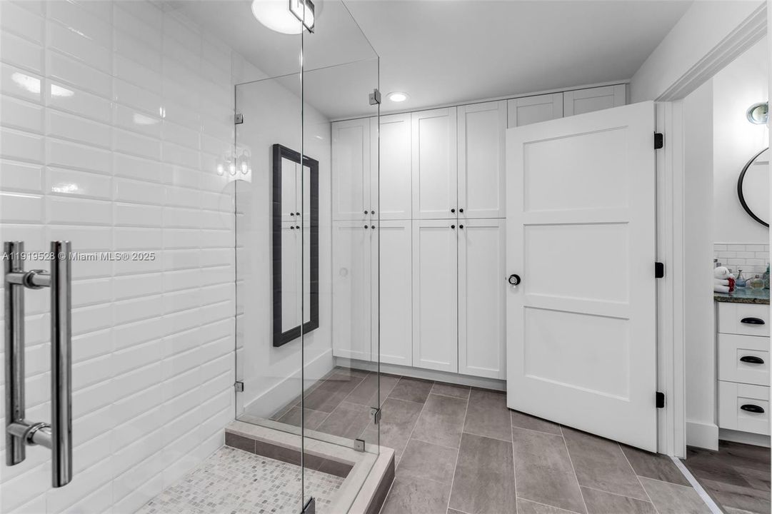 For Sale: $530,000 (3 beds, 2 baths, 1700 Square Feet)