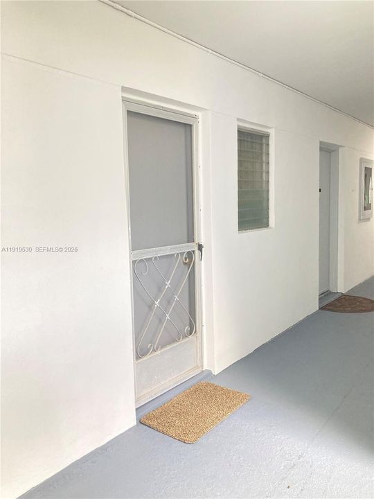 For Rent: $2,200 (1 beds, 1 baths, 709 Square Feet)