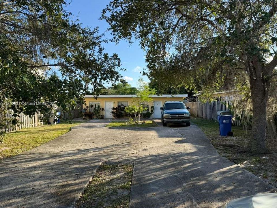 待售: $390,000 (0 贝兹, 0 浴室, 1440 平方英尺)