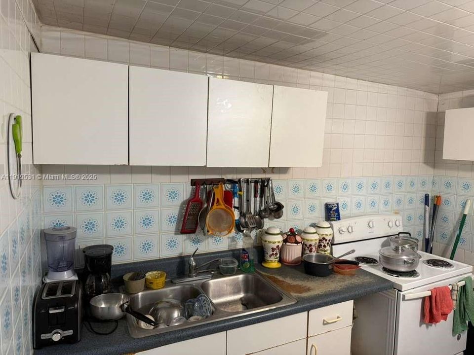 待售: $390,000 (0 贝兹, 0 浴室, 1440 平方英尺)