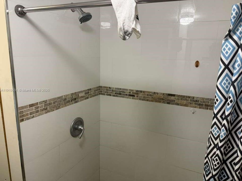 待售: $390,000 (0 贝兹, 0 浴室, 1440 平方英尺)