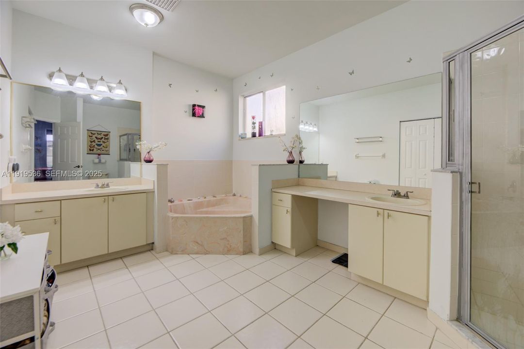 En Venta: $595,000 (4 camas, 2 baños, 2326 Pies cuadrados)