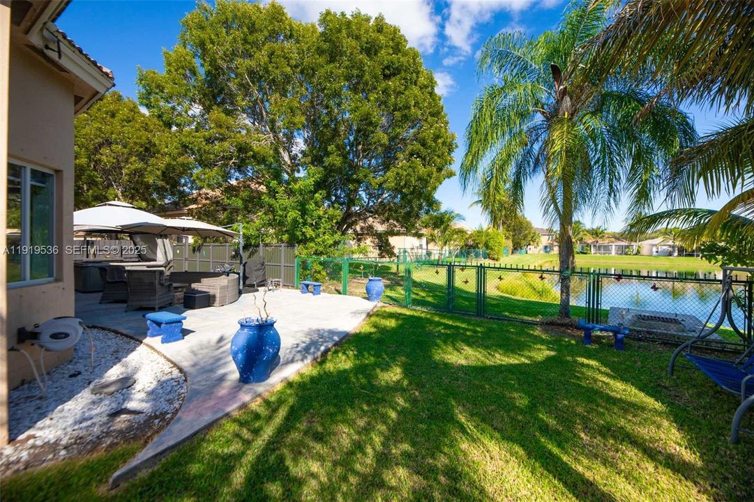 En Venta: $595,000 (4 camas, 2 baños, 2326 Pies cuadrados)