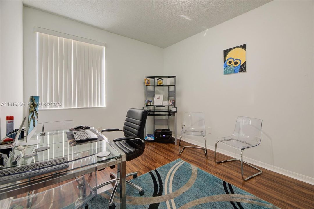 En Venta: $595,000 (4 camas, 2 baños, 2326 Pies cuadrados)