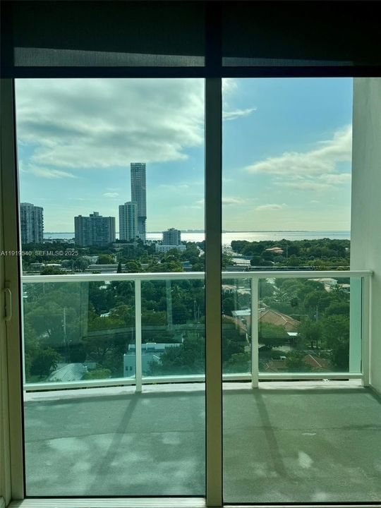 出租: $3,600 (2 贝兹, 2 浴室, 1041 平方英尺)