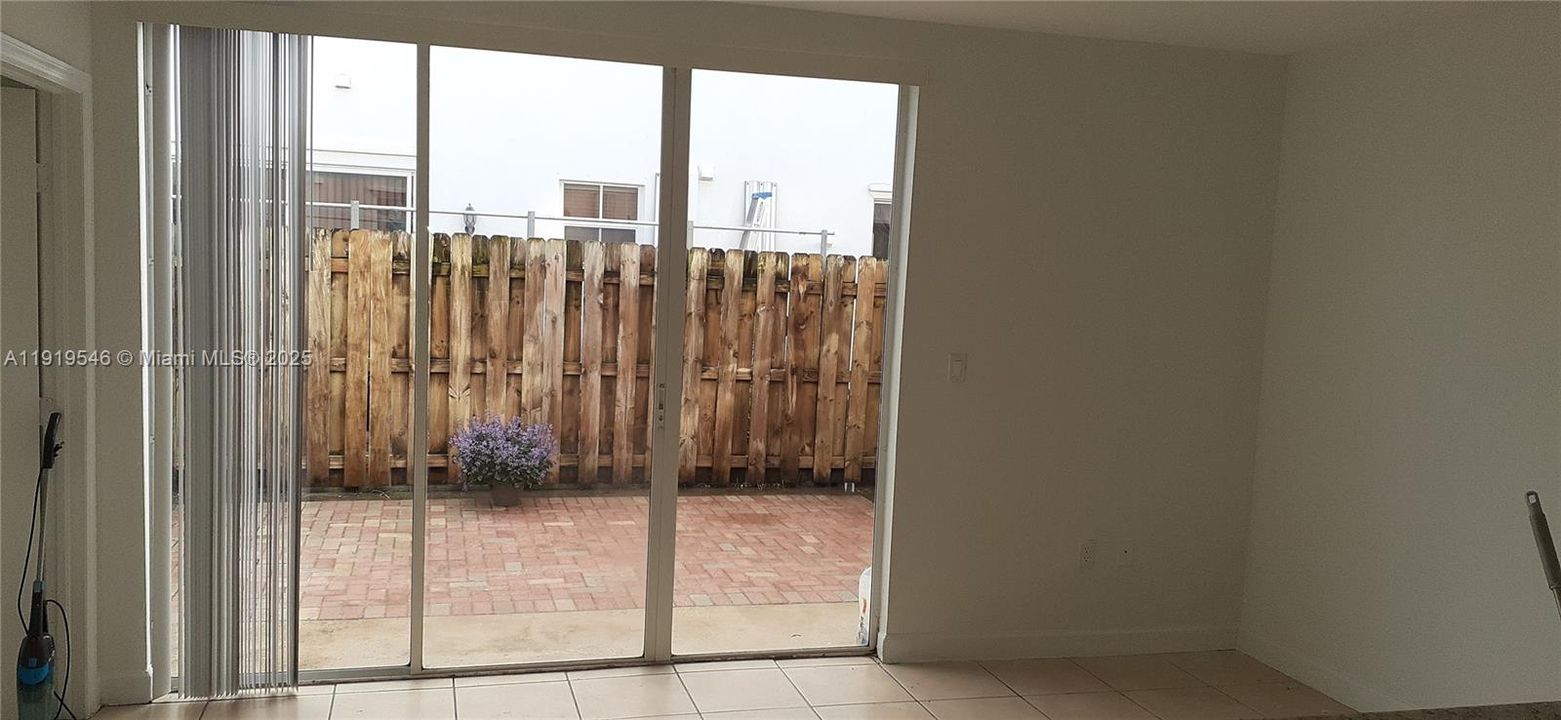 Active With Contract: $2,700 (3 beds, 2 baths, 1360 Square Feet)