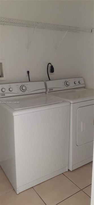 Active With Contract: $2,700 (3 beds, 2 baths, 1360 Square Feet)