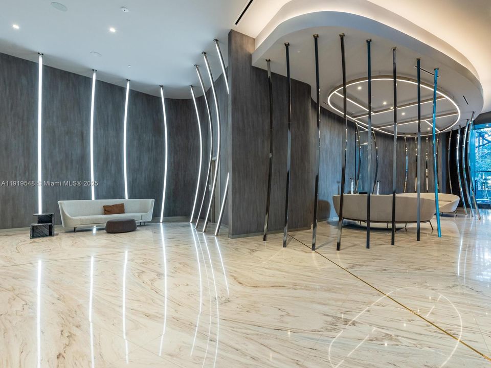 For Sale: $1,200,000 (1 beds, 2 baths, 1037 Square Feet)