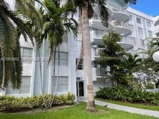 出租: $1,840 (2 贝兹, 2 浴室, 1036 平方英尺)